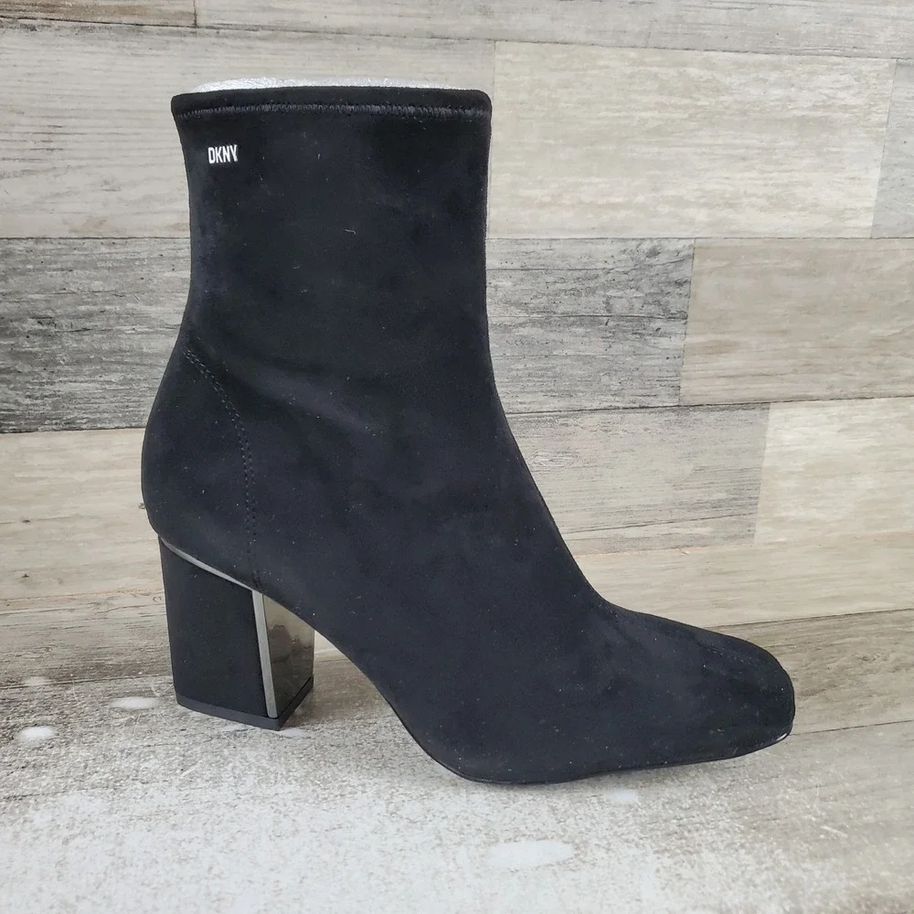 DKNY Cavale Womens Ankle Booties Sz 7 Black Block Heel Round Toe Side Zipper